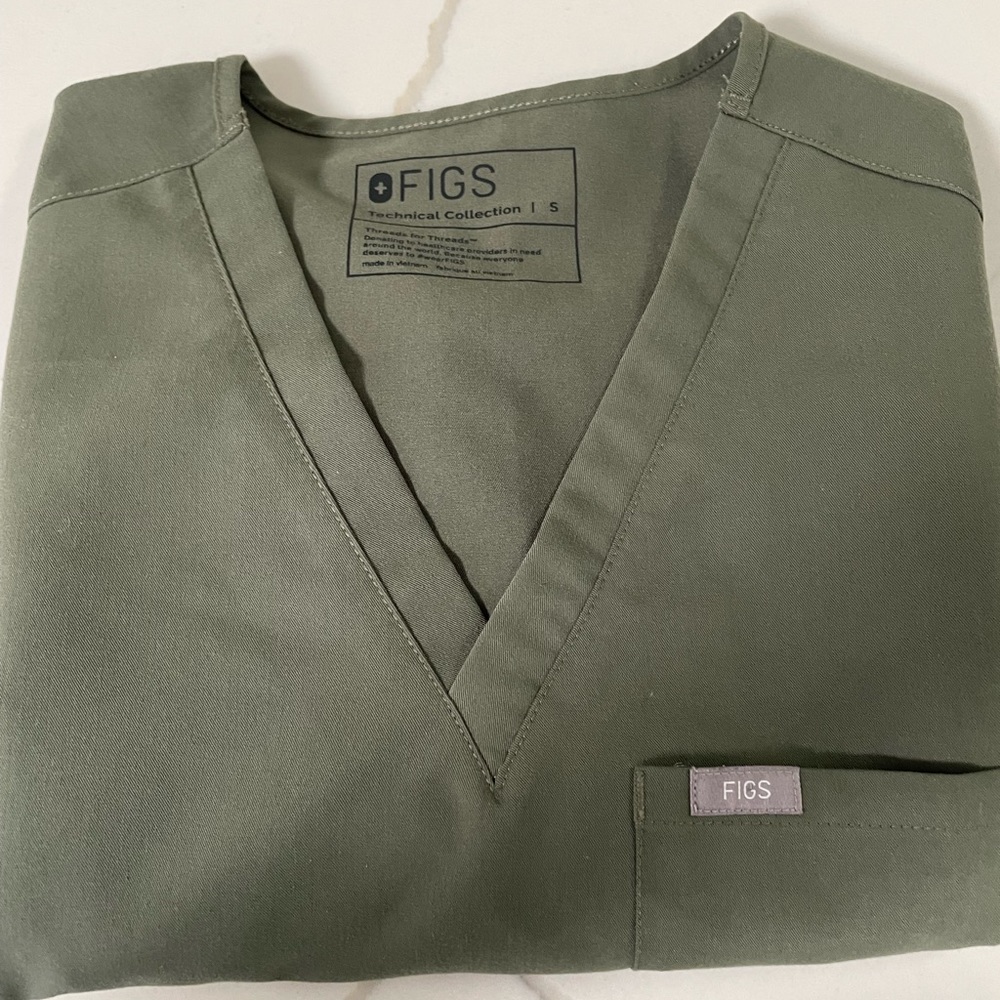 COPY - FIGS SCRUB TOP LIMITED EDITION MOSS